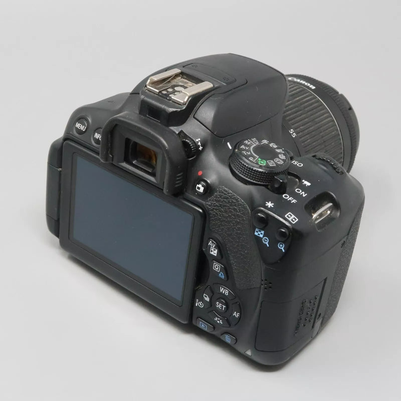 Canon EOS T5i (Corpo + lente)